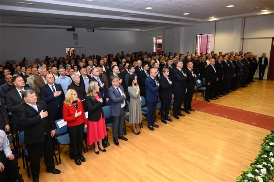 SVEČANO OBILJEŽEN DAN BRODSKO-POSAVSKE ŽUPANIJE I 30 GODINA OD KONSTITUIRANJA PRVE ŽUPANIJSKE SKUPŠTINE KAO PREDSTAVNIČKOG TIJELA ŽUPANIJE