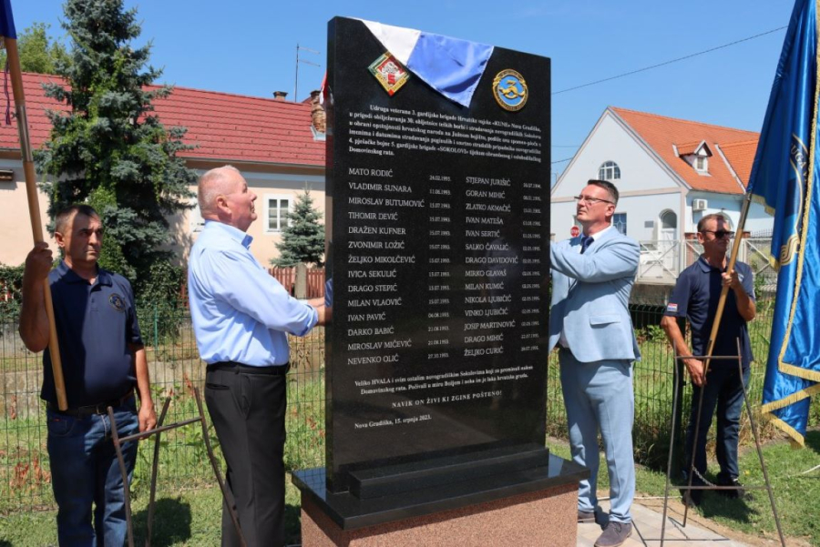 Otkrivena spomen ploča novogradiškim „Sokolovima“