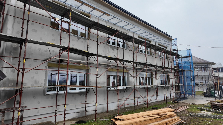 PRI KRAJU RADOVI NA ENERGETSKOJ OBNOVI OŠ „VLADIMIR NAZOR“ U ADŽAMOVCIMA