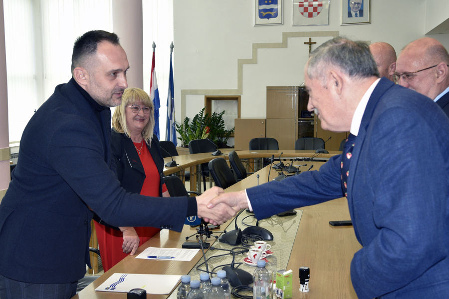 POTPISAN UGOVOR  O ZAJEDNIČKOJ ORGANIZACIJI I PROVEDBI EUROPSKOG PRVENSTVA U KAJAK-KANU MARATONU