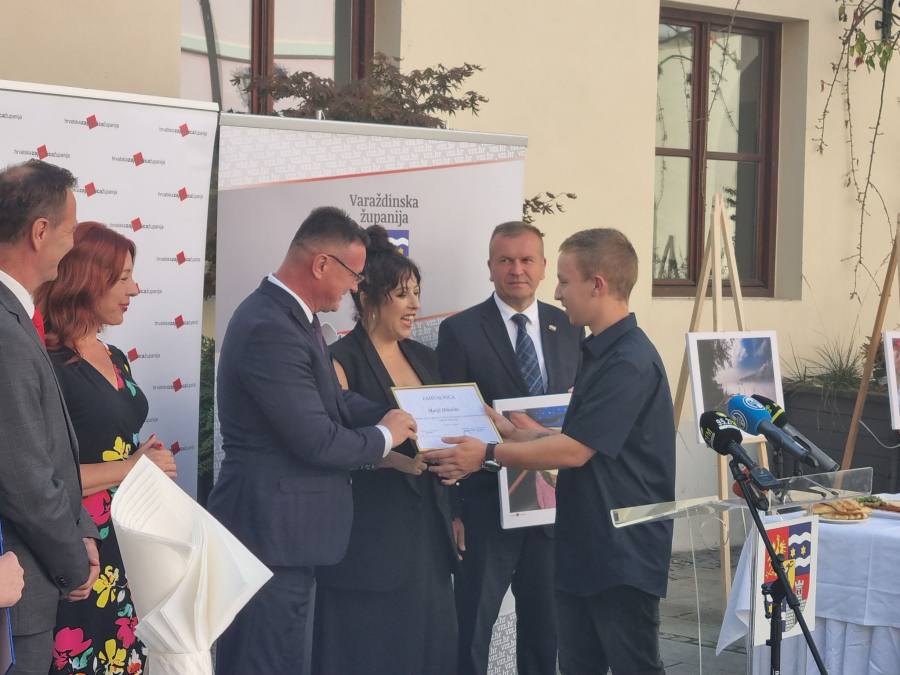 OTVORENA IZLOŽBA „VOLIM SVOJU ŽUPANIJU“