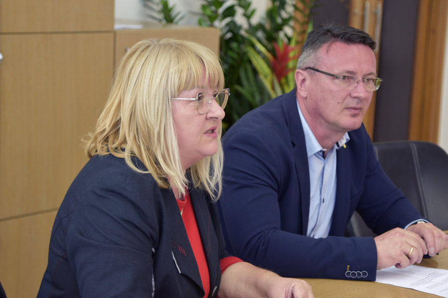 POTPISANI UGOVORI O STIPEDIRANJU STUDENATA  PO NAČELU DEFICITARNOSTI I DAROVITOSTI