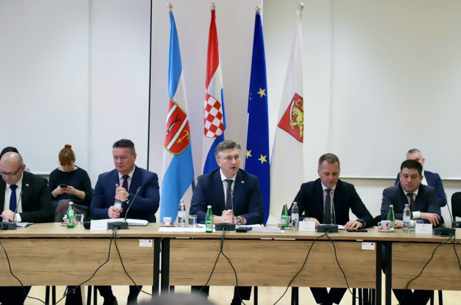 ODRŽAN  SASTANAK VLADE SA ŽUPANIMA, PREDSTAVNICIMA UDRUGE GRADOVA I HRVATSKE ZAJEDNICE OPĆINA  U VIROVITICI