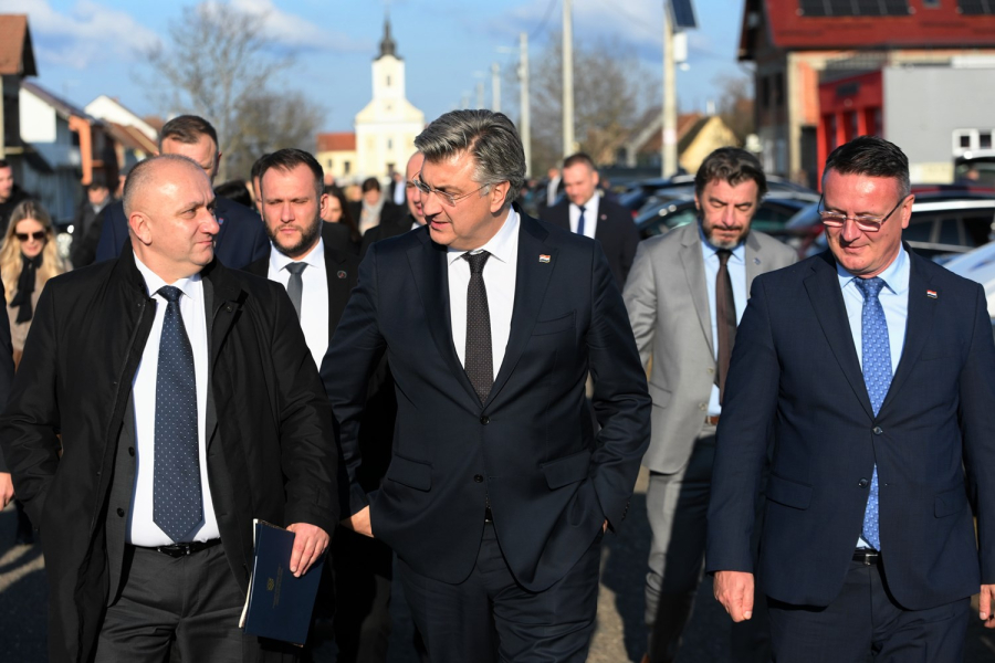 ODRŽANA SJEDNICA SAVJETA ZA SLAVONIJU BARANJU I SRIJEM U SLAVONSKOM ŠAMCU